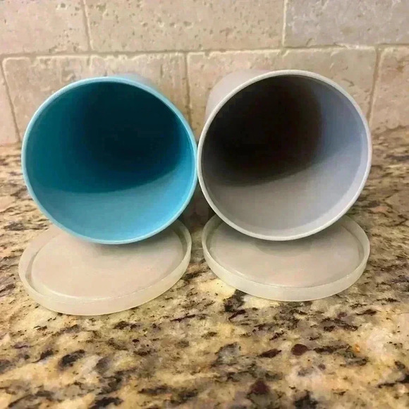 Vintage Tupperware Juice Glasses with Lids - Picture 2 of 3